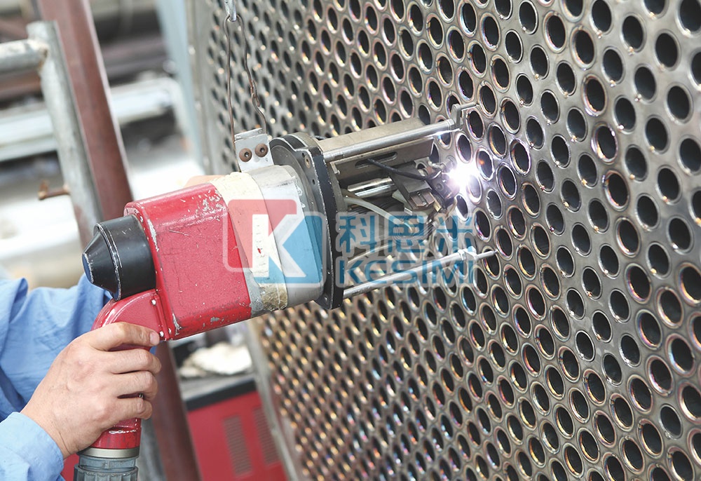 Titanium tube heat exchanger